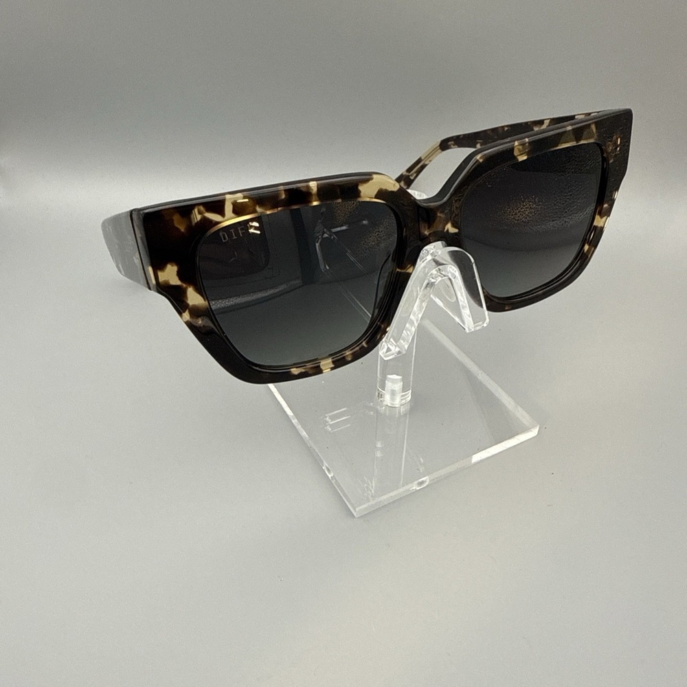 DIFF Remi II Designer Sunglasses Authentic- Tortoise Cat Eye-Polarized Gradient